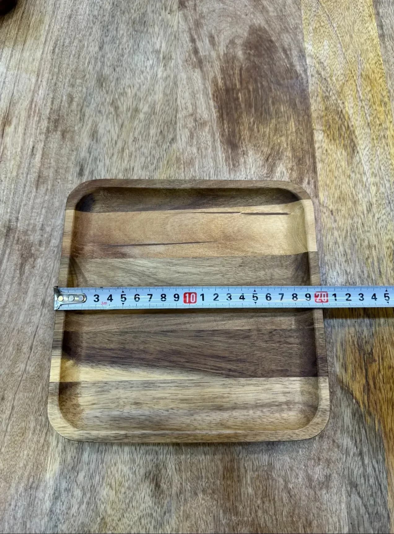 assiette en bois noble acacia 20 cm